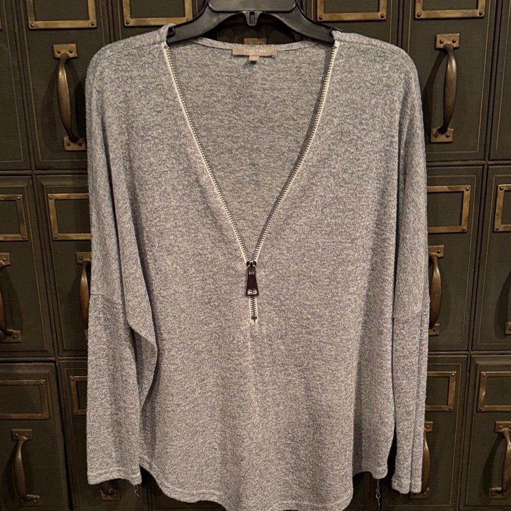 Joan Voss Top